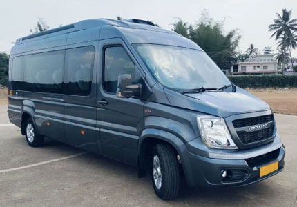 17 Seater Urbania Traveller on Rent