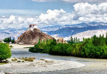 Ladakh Drive: The Himalayan Way